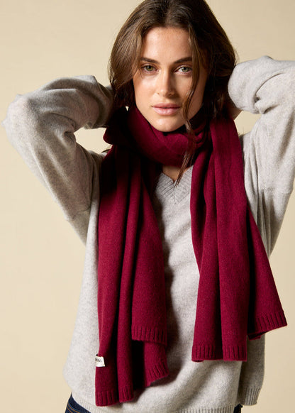 100% Cashmere Scarf in Burgundy - sonyahopkins.com