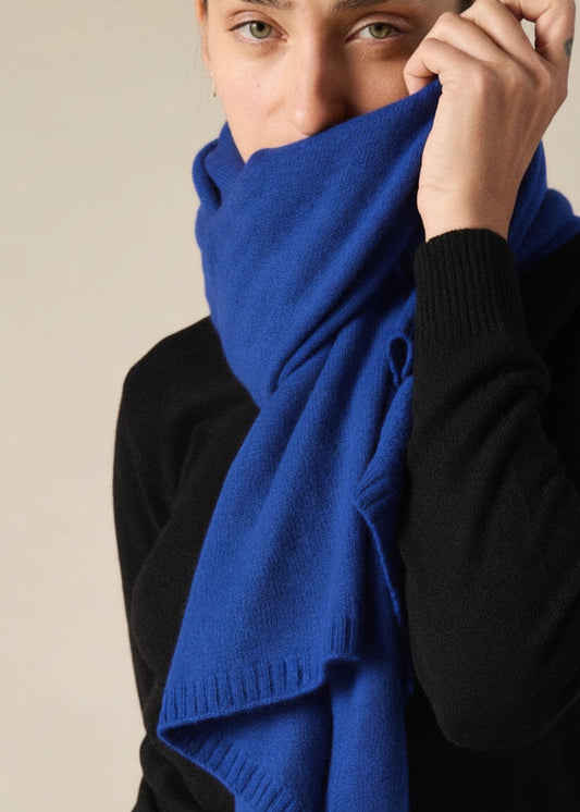 Sonya Hopkins 100% cashmere knit scarf in bright cobalt blue