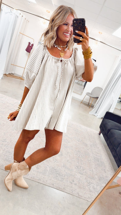 Brixley Bubble Sleeve Romper-Ecru/Blue