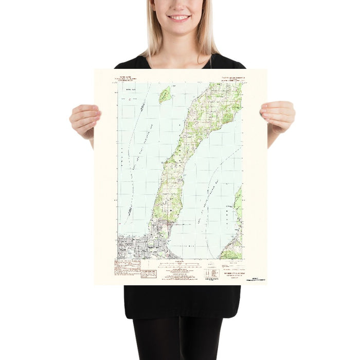 Map of Traverse City, Michigan by USGS, 1983 – East Bay, West Bay & Leelanau Peninsula