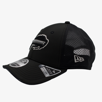 New Era Black Buffalo Bills 2026 Salute To Service 9FORTY Adjustable Trucker Hat